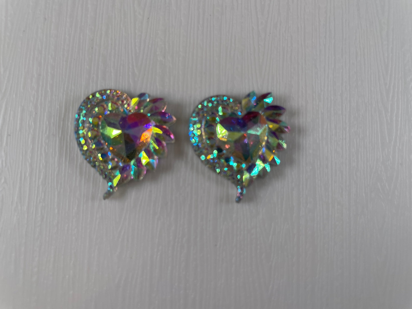 White AB heart-shaped rhinestone (1 piece each, if you are wanting a pair select 2 pieces)